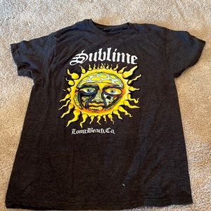 Heather black graphic T-shirt with sublime.